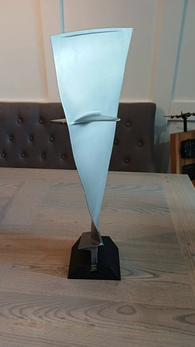 Large Mounted Boeing 737 CFM 56-3 Titanium Jet Engine Blade, Aircraft, Aviation - Image 4