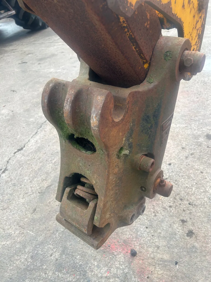 JCB ((45mm)) Semi Quick Hitch For 3CX - Image 2