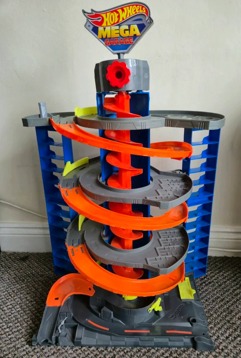 Hot Wheels Mega Garage