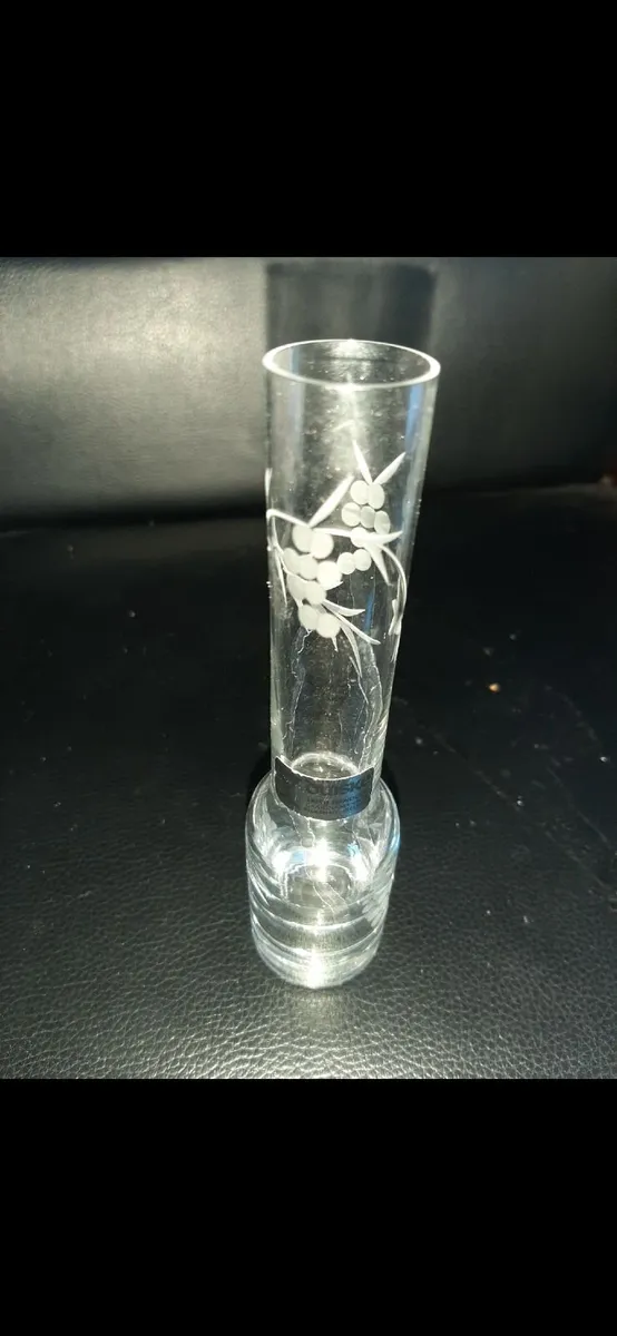 Vintage Duiske Irish handcut glass bud vase - Image 3