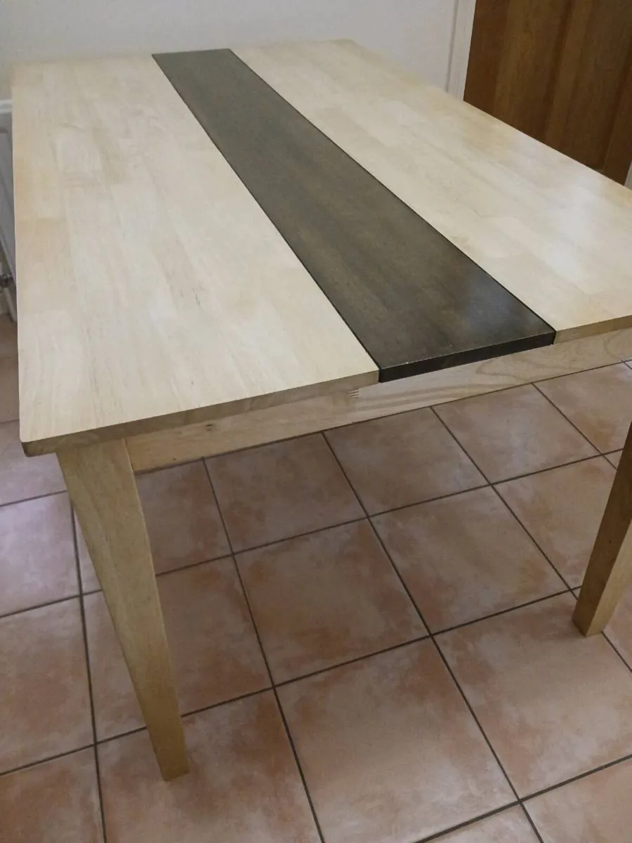 Kitchen table and chairs - Image 3