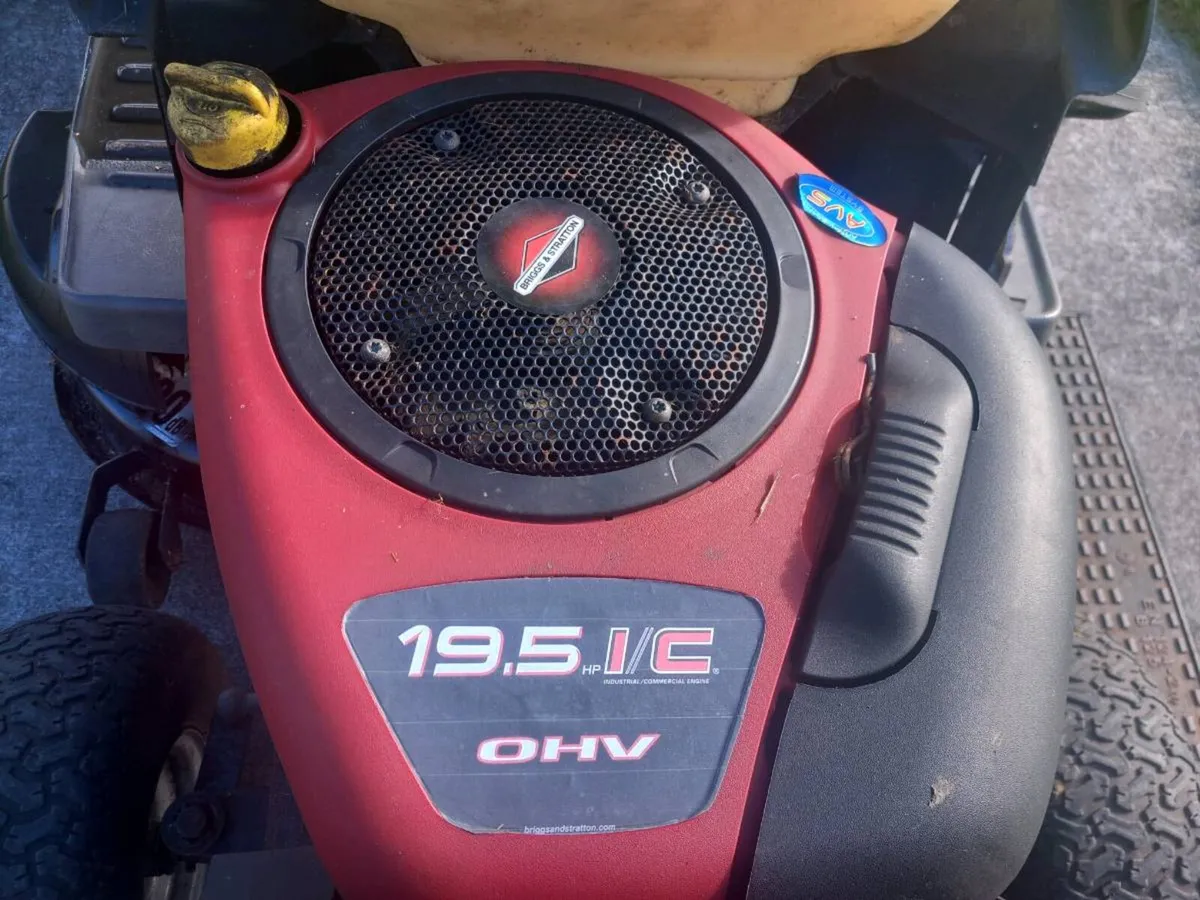 Ride on lawnmower - Image 3