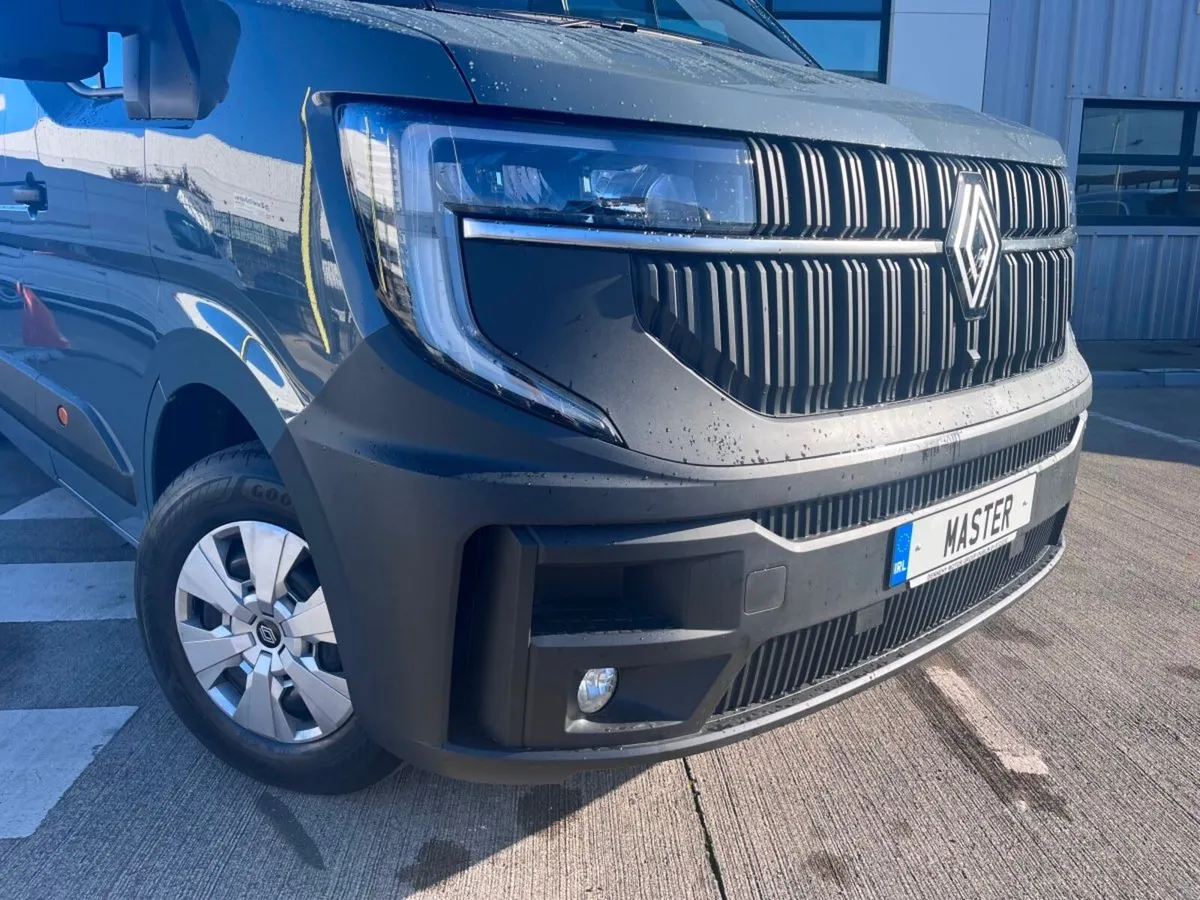 Renault Master LM35 Advance 170Bhp Automatic - Image 3