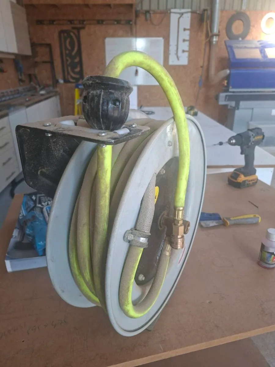 Air hose reel - Image 2
