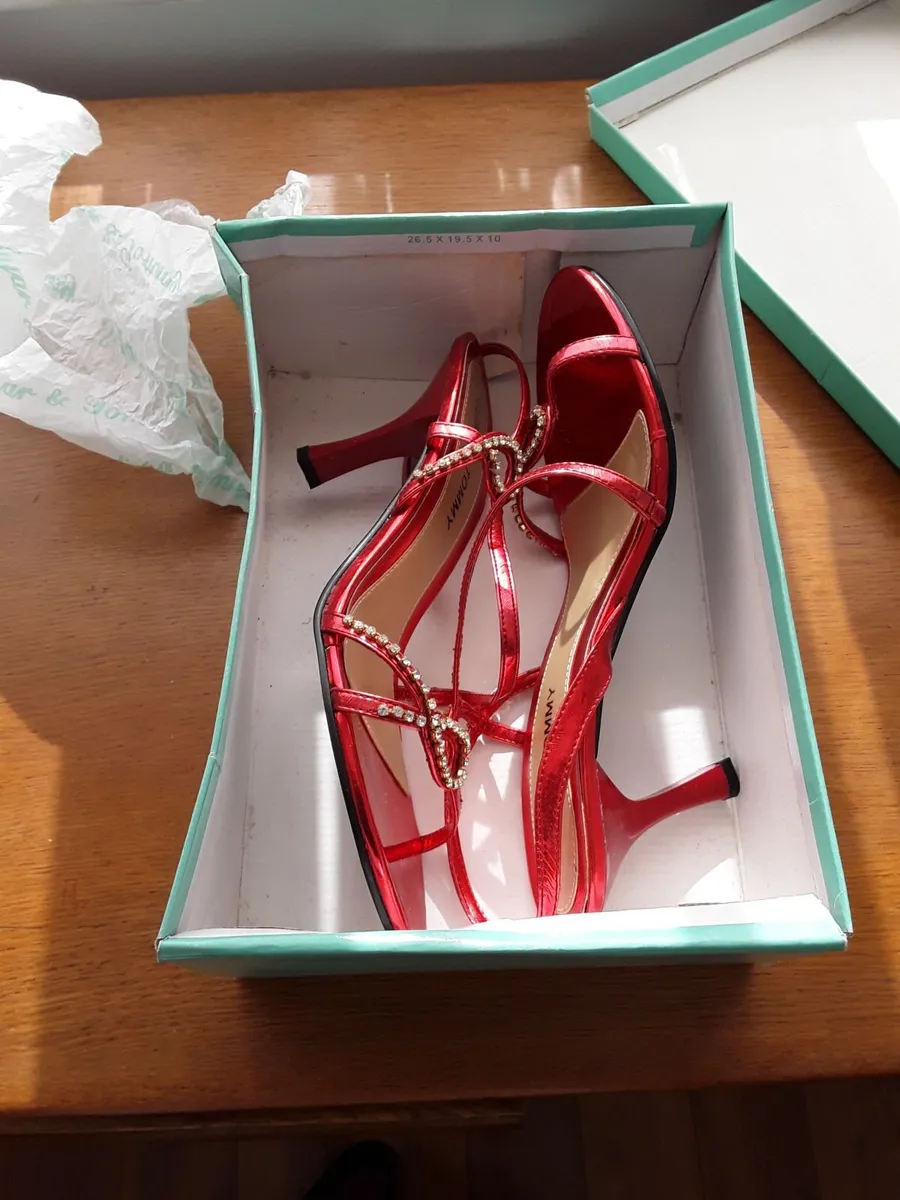 Beautiful brand new designer shoes red still in b - Image 2