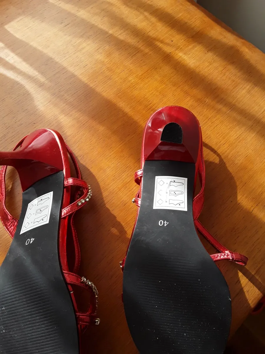 Beautiful brand new designer shoes red still in b - Image 3