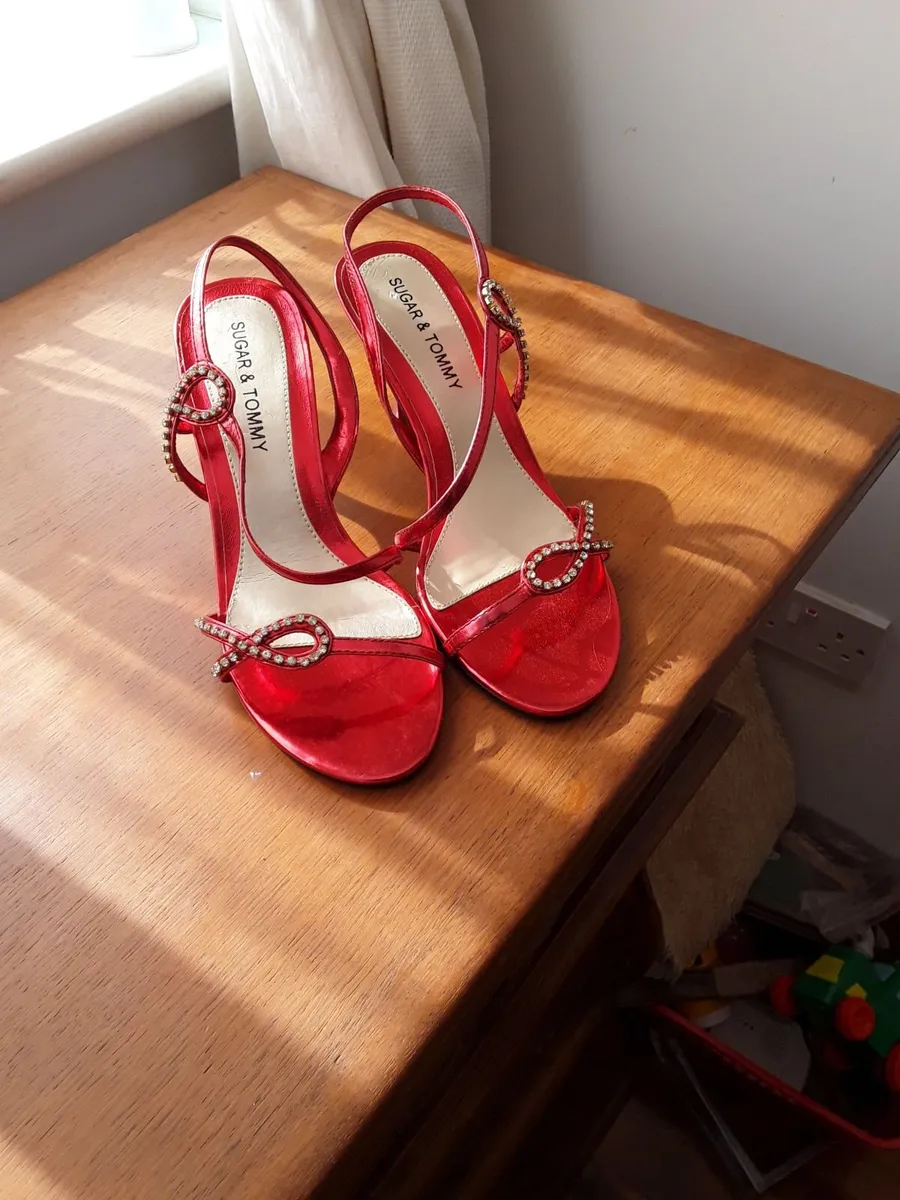 Beautiful brand new designer shoes red still in b - Image 4