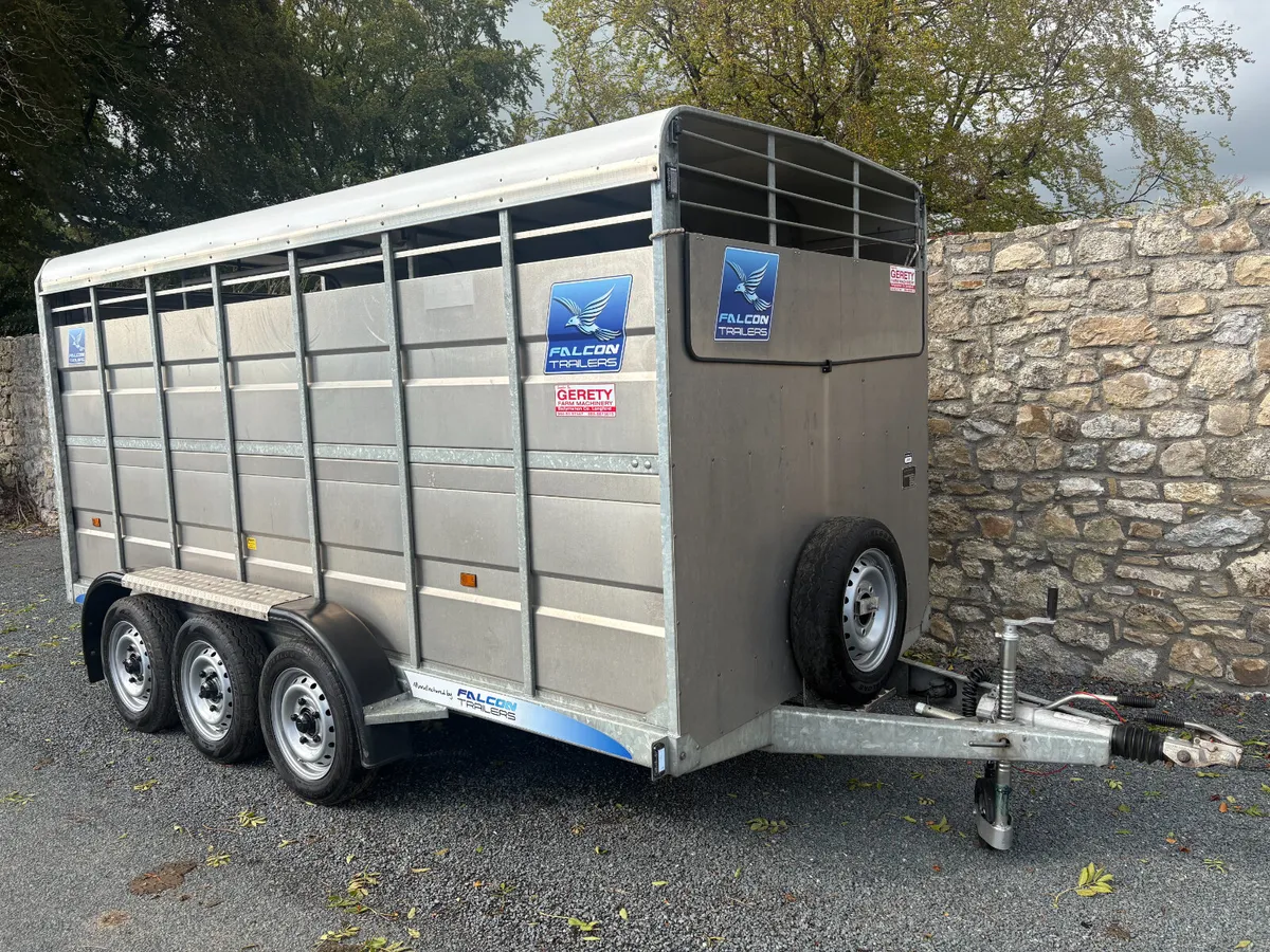 FALCON 14x6 TRI AXLE CATTLE TRAILER   YEAR 2021 - Image 1