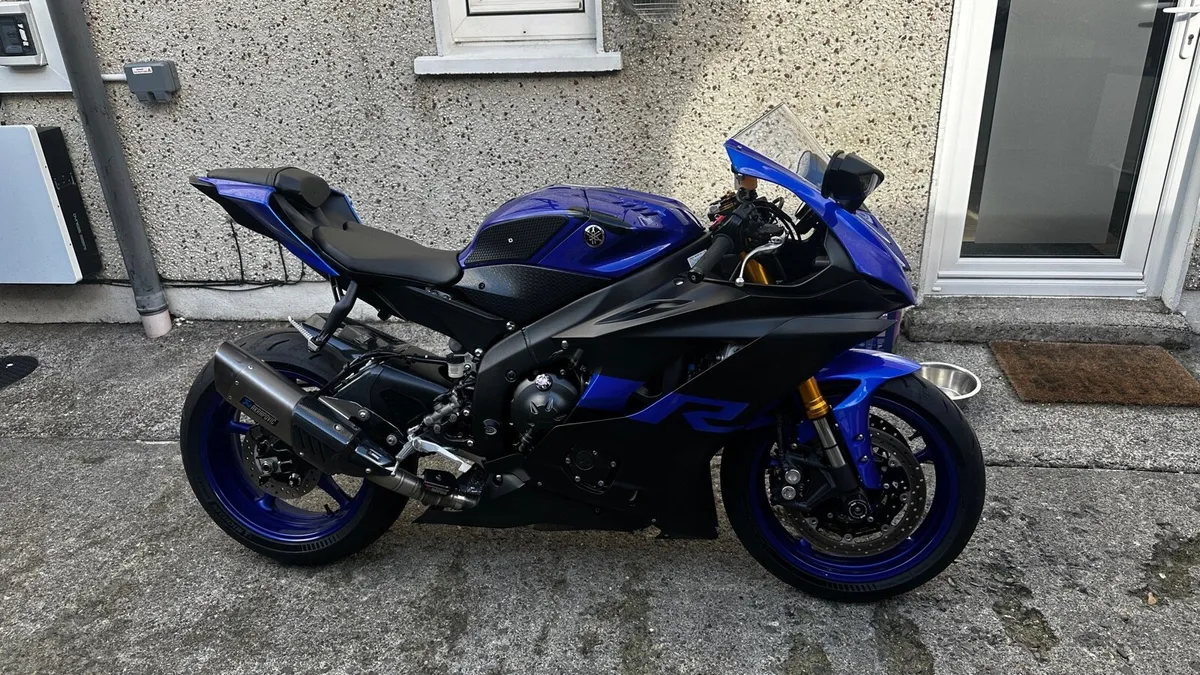 Yamaha R6 - Image 1