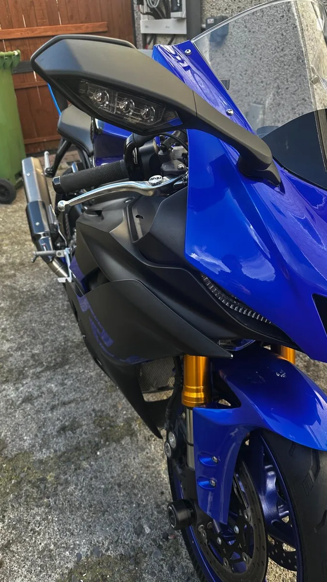 Yamaha R6 - Image 4