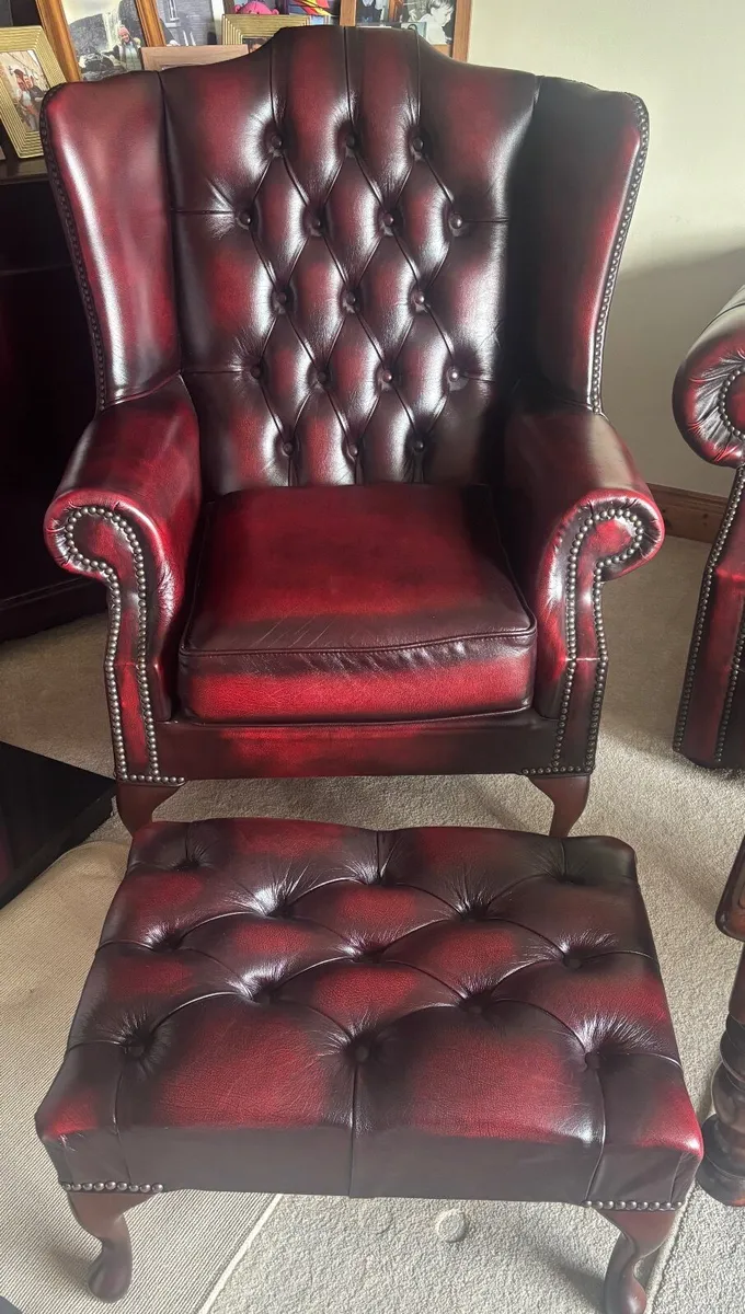 Chesterfield Suite 3+1+1+Footstool & Table - Image 2