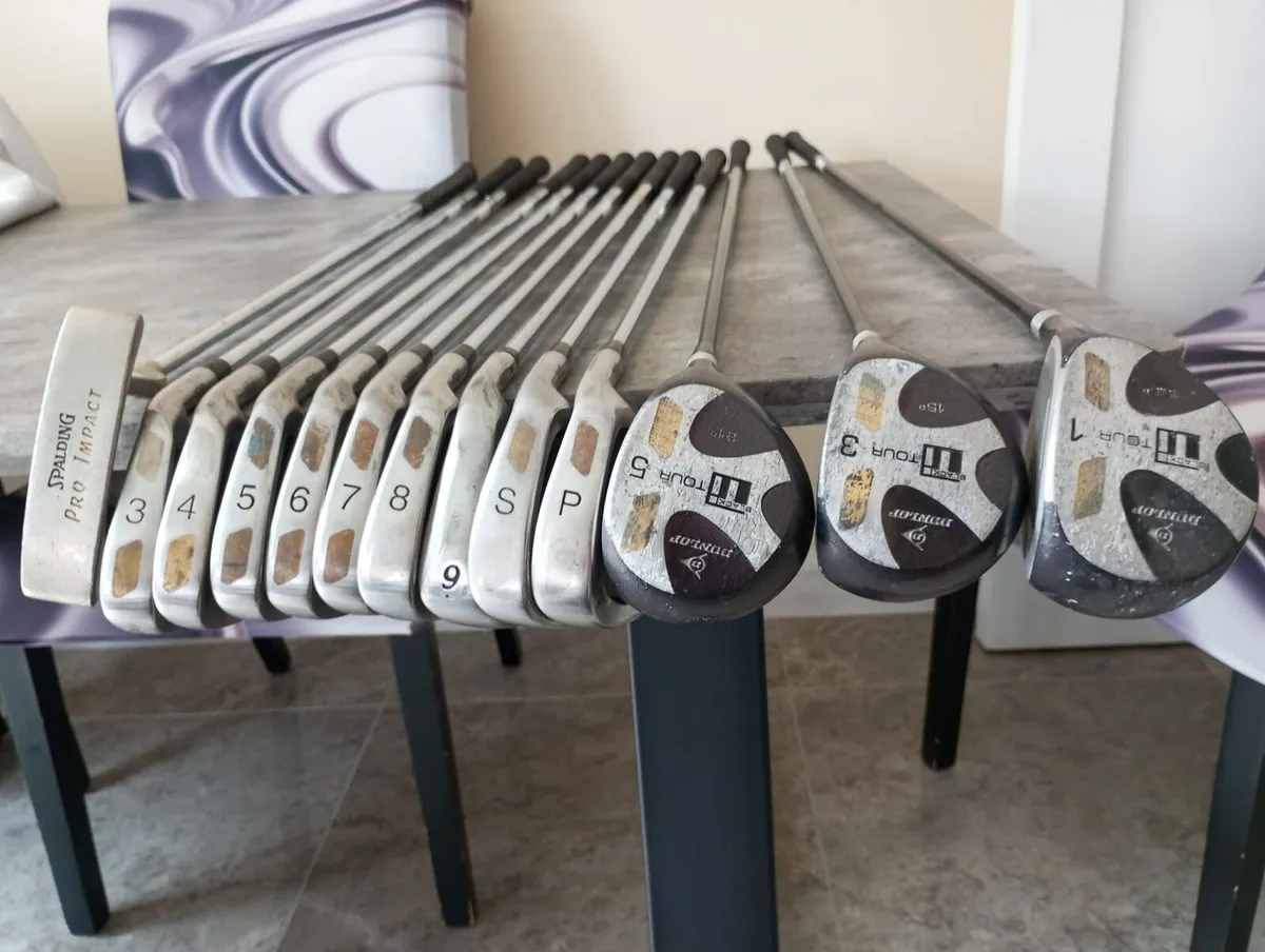 Dunlop golf clubs. Right handed clubs - Image 2