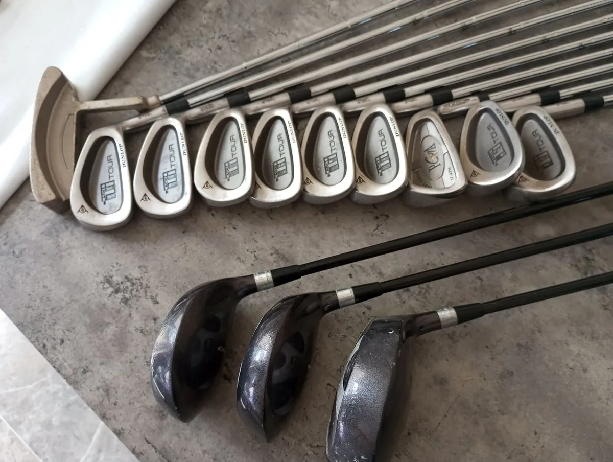 Dunlop golf clubs. Right handed clubs - Image 3