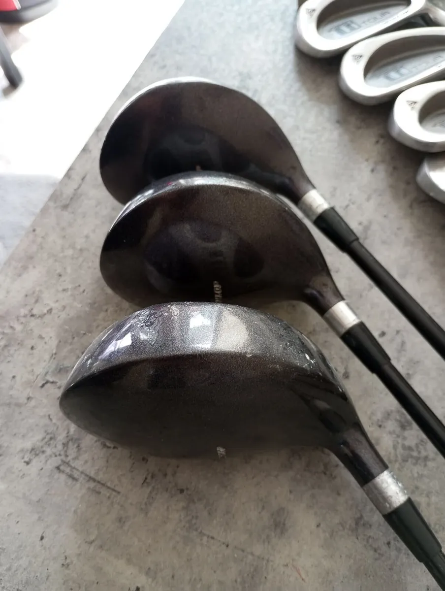 Dunlop golf clubs. Right handed clubs - Image 4