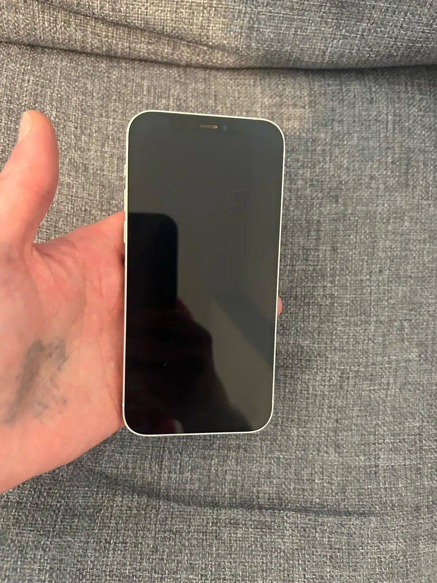 iPhone 12, 64gb, unlocked, 100% new battery! - Image 1