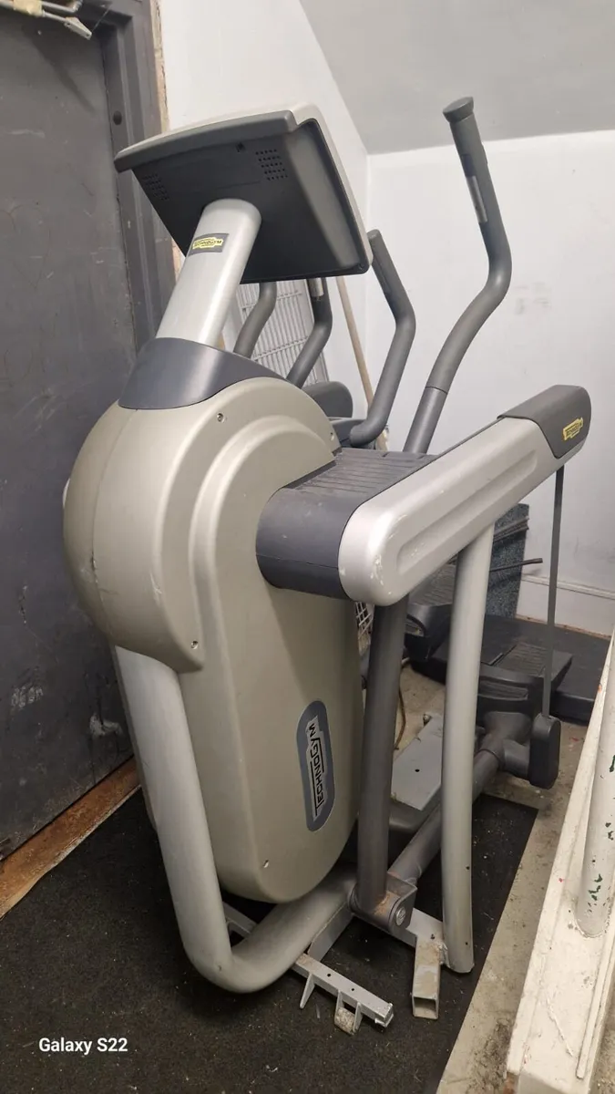 Techno Cross Trainer - Image 1