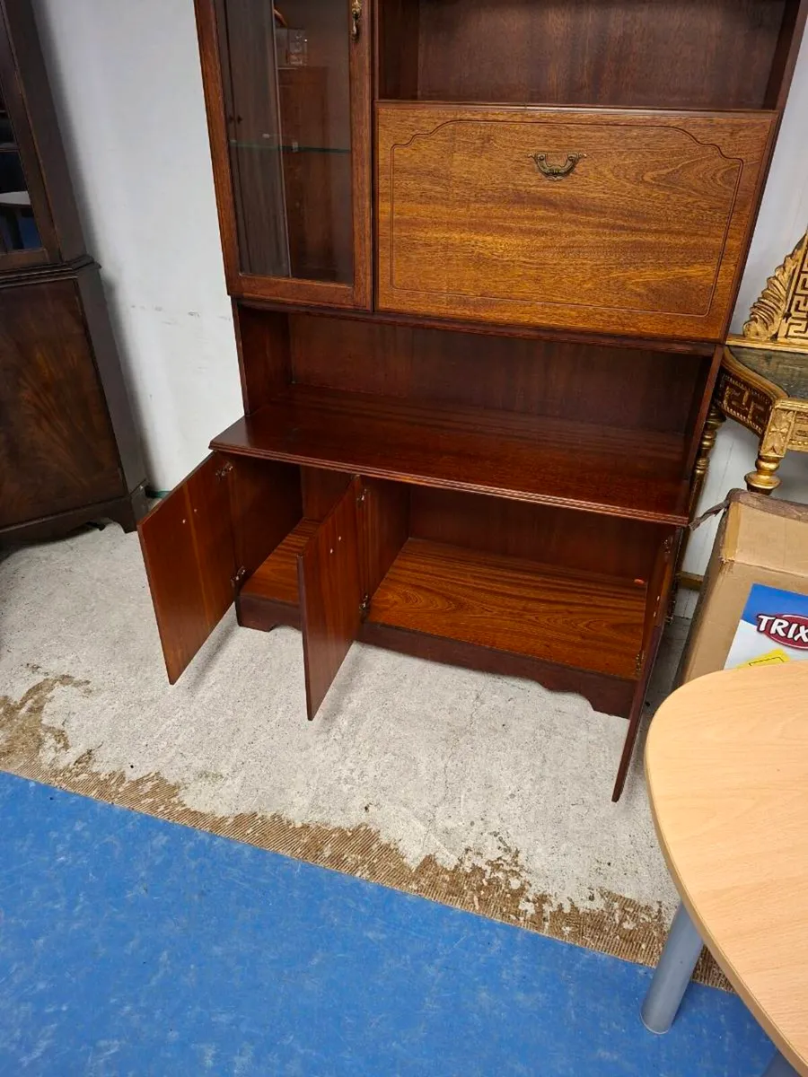 VINTAGE WOODEN SIDEBOARD/DISPLAY UNIT - Image 3