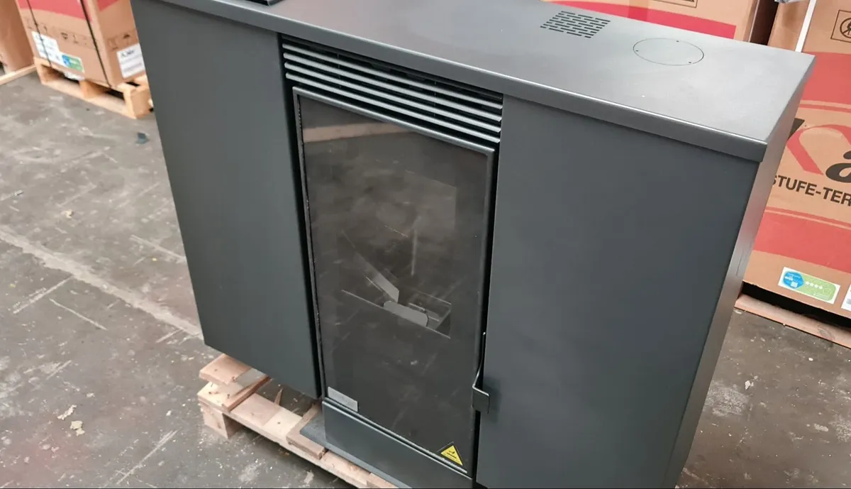 NEW slimline ductable 8.4kw black pellet stove - Image 2