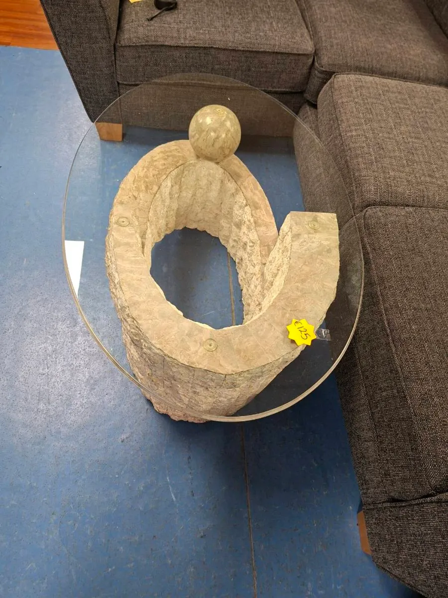 STONE EFFECT COFFEE TABLE WITH GLASS TOP - Image 2