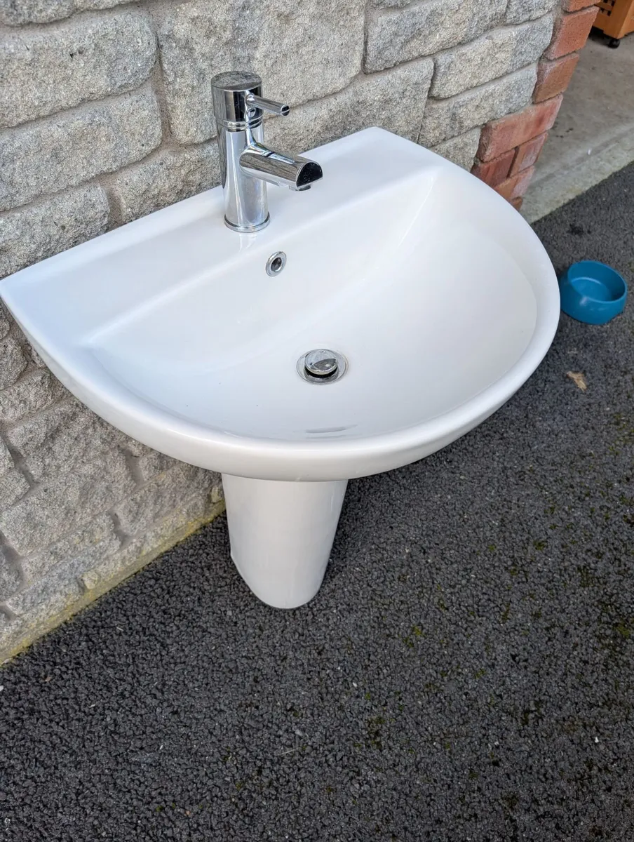 Bathroom Sink and Pedestal - Image 1
