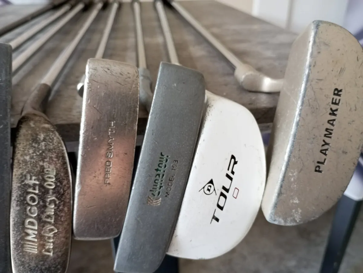 A selection of golf putters.  Right handed clubs - Image 3