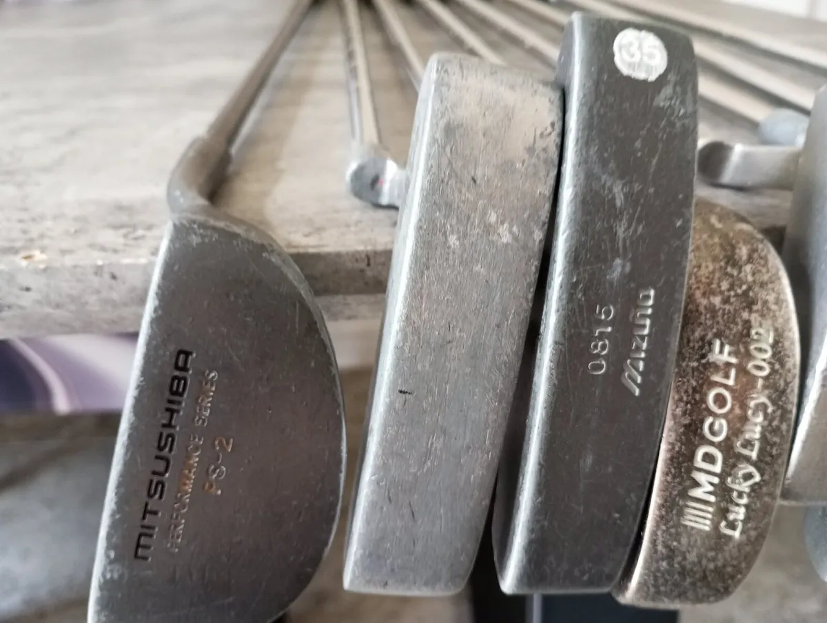 A selection of golf putters.  Right handed clubs - Image 4