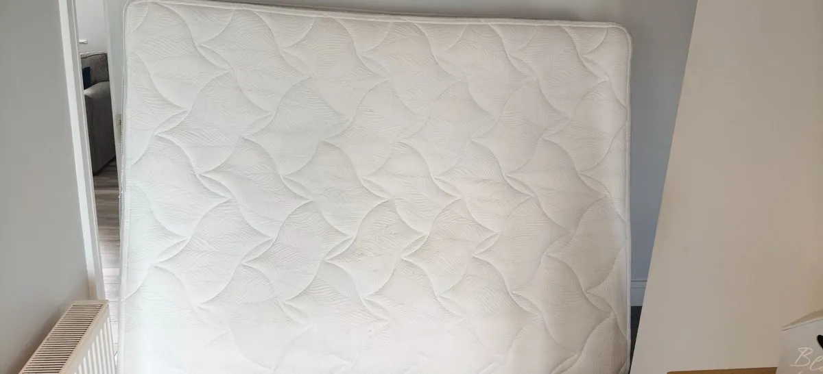 King size mattress - Image 1