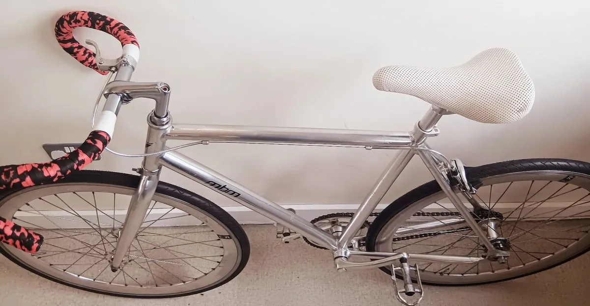 fixie racer bike that's in great condition - Image 3