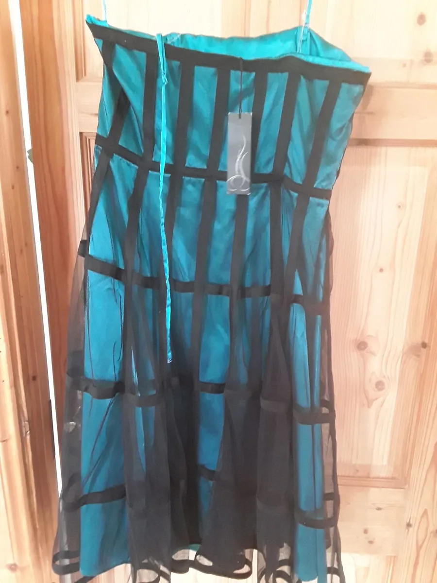 Lovely ladies green and black designer dress - Image 2