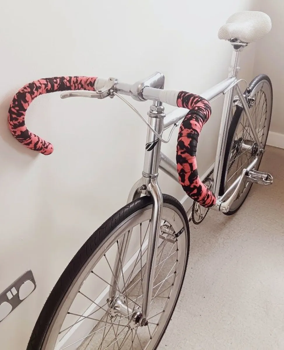 fixie racer bike that's in great condition - Image 2
