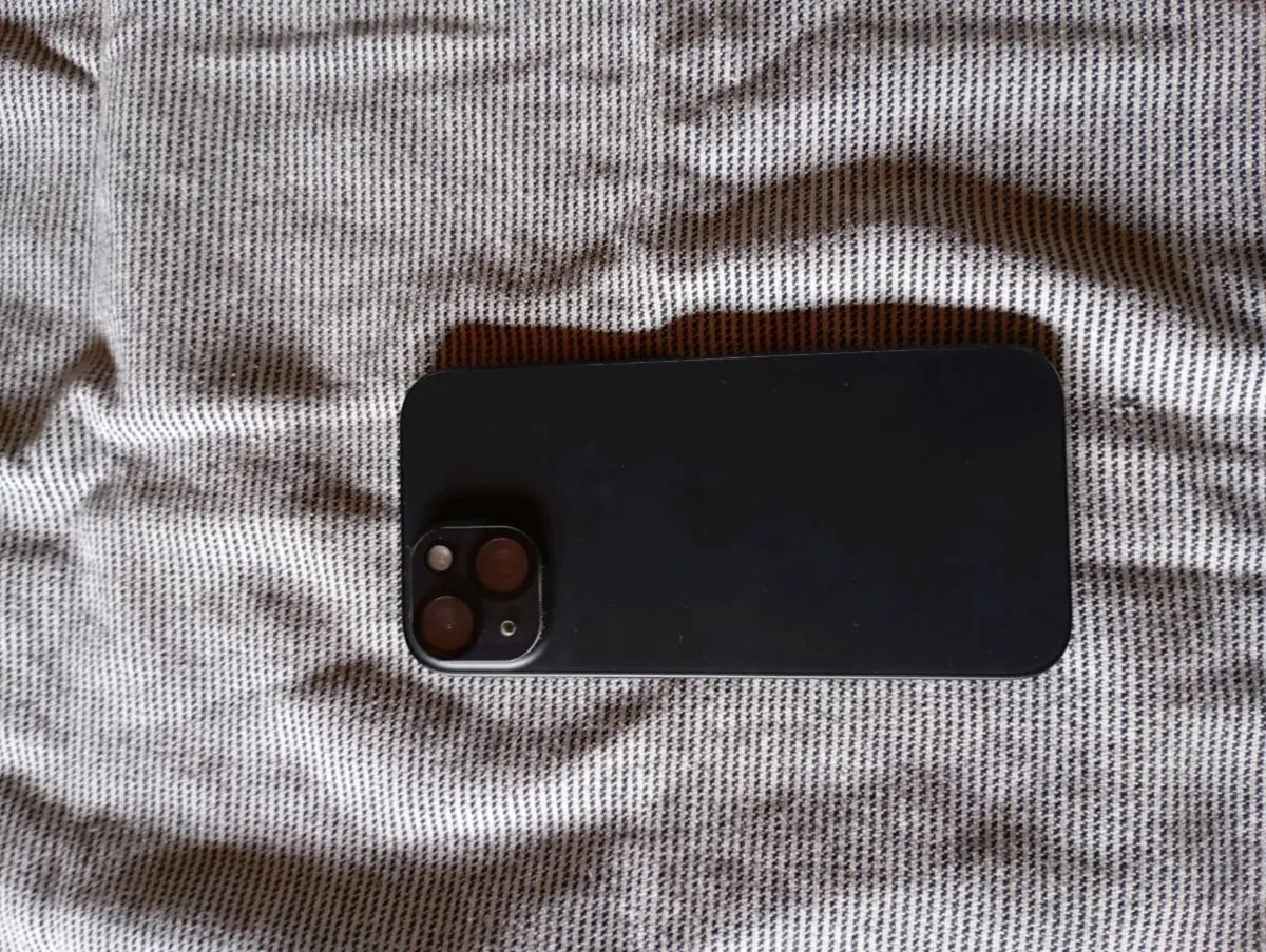 I phone 15 - Image 3