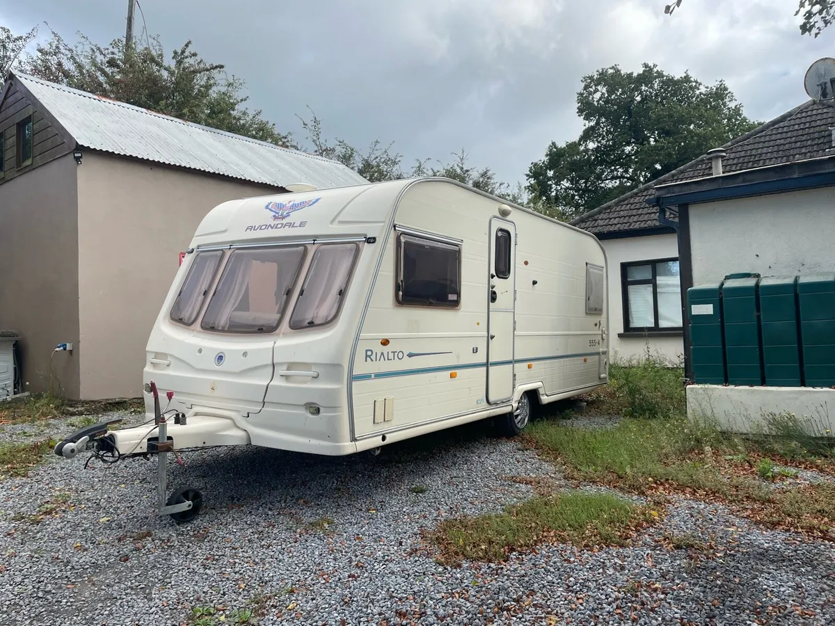 Fixed bed 4 berth caravan - Image 2
