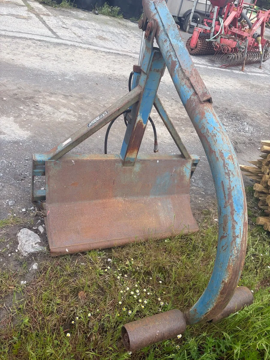Bale handlers x 2 - Image 4