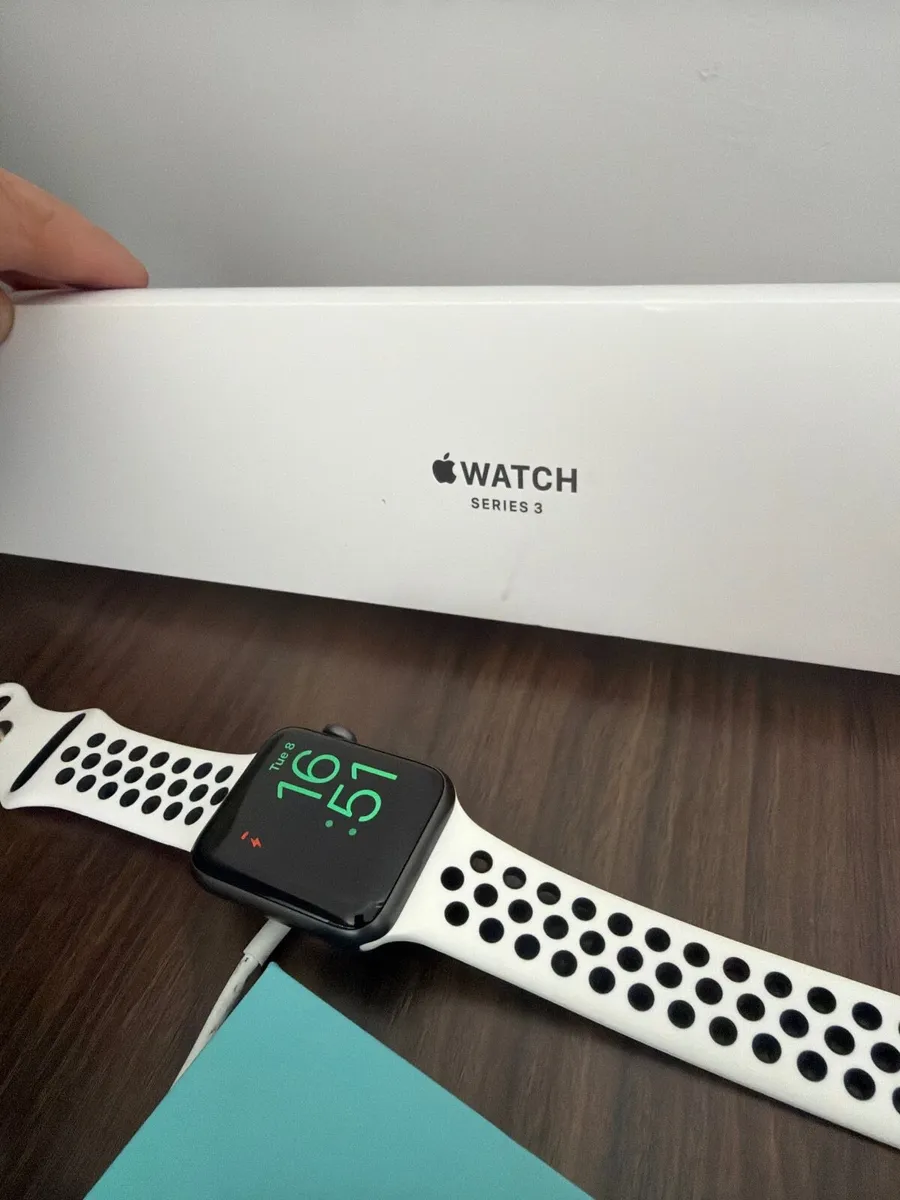 Apple Watch Series 3 - Image 1