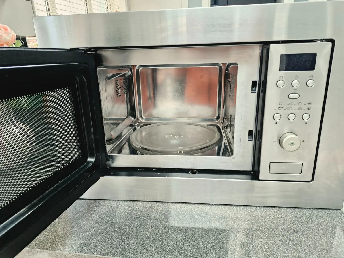 Microwave 900W - Image 2