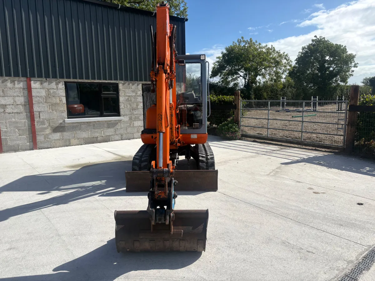 HITACHI EX30 mini digger (NO VAT) - Image 3