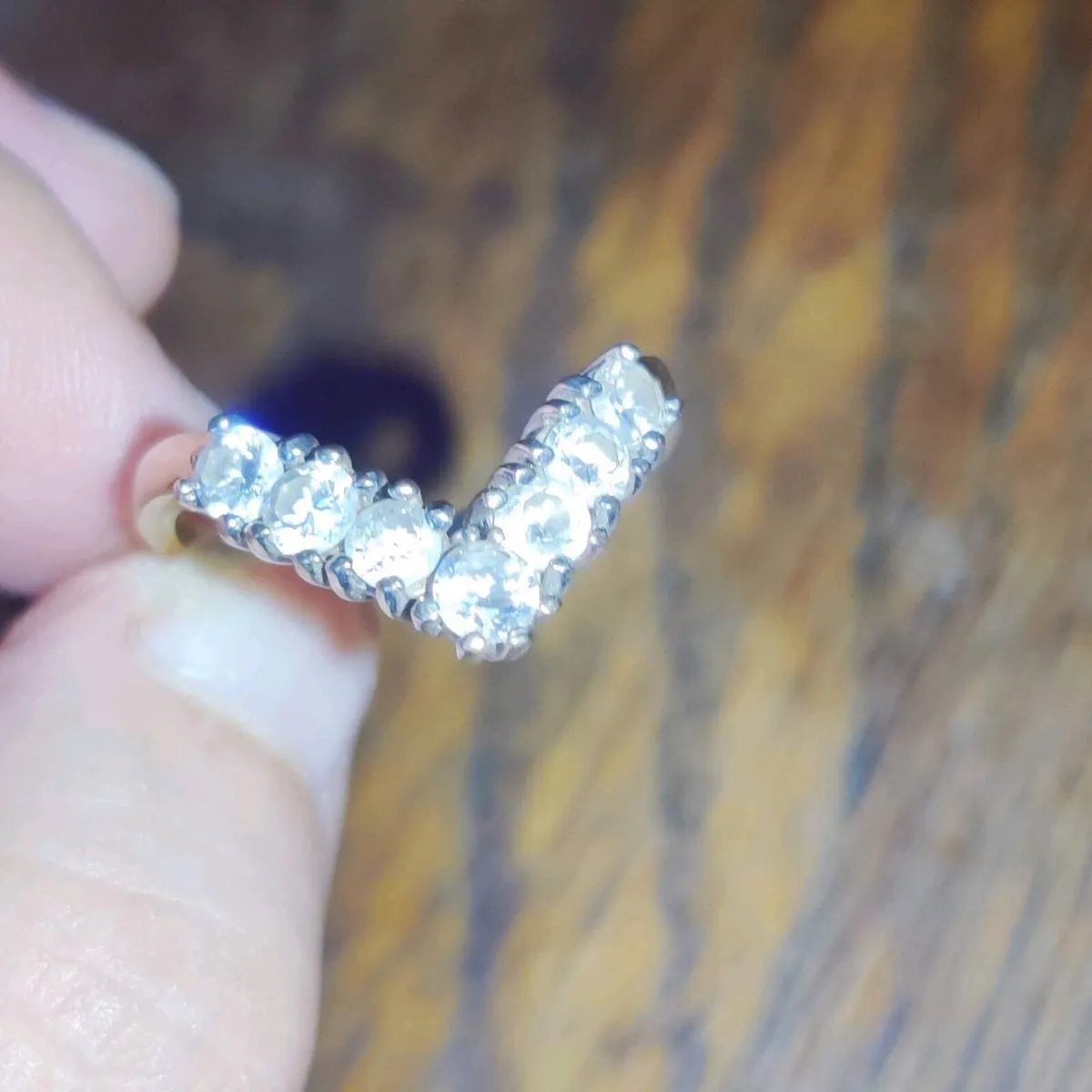 CHUNKY GLITTERY WISHBONE. 9CT Yellow Gold Ring ! - Image 2