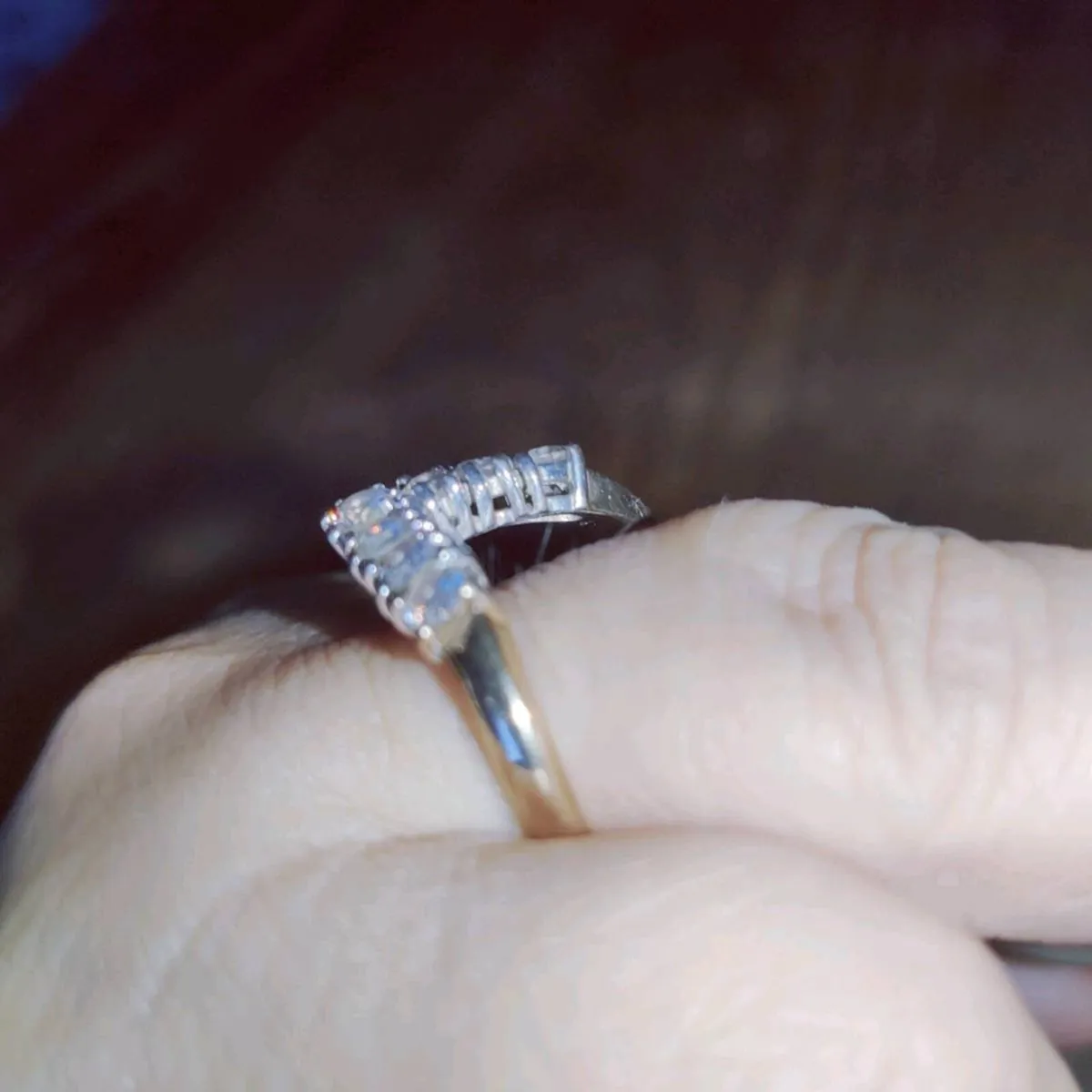 CHUNKY GLITTERY WISHBONE. 9CT Yellow Gold Ring ! - Image 3