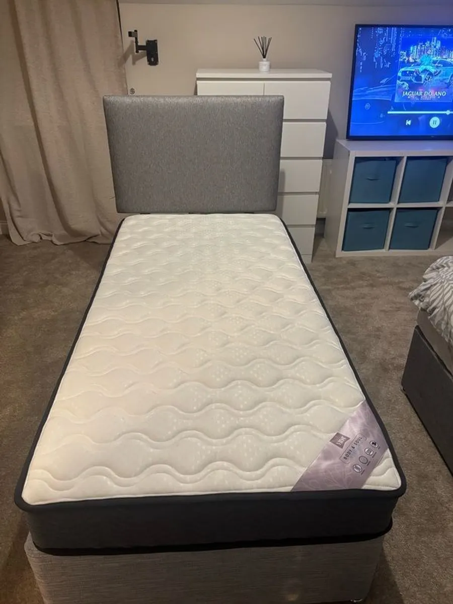 single bed - Image 1