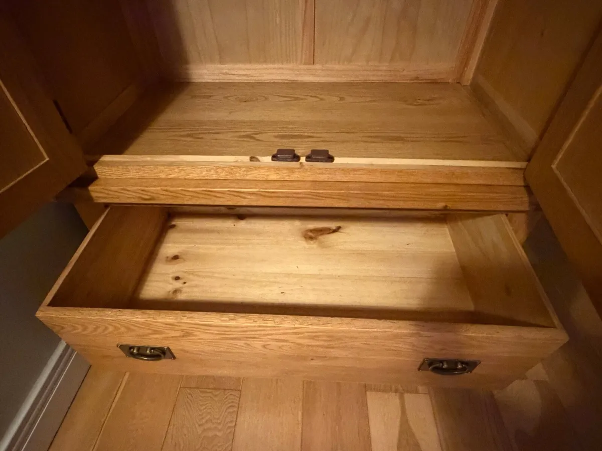 Wardrobe - Image 4