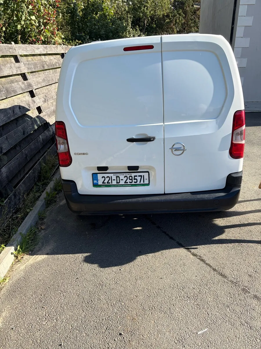 2022 Opel combo no vat - Image 3