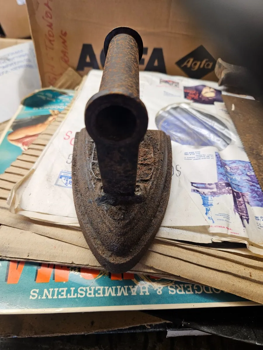 Vintage Iron Cast Iron - Image 1