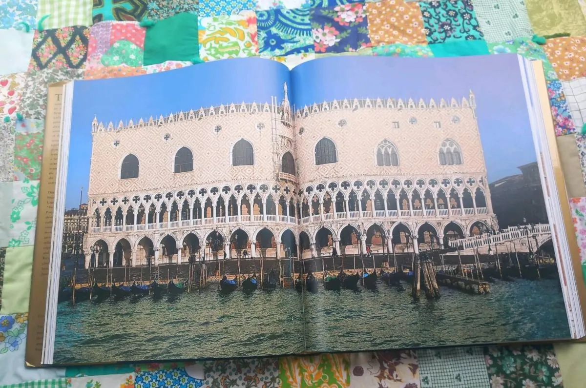 Large heavy 2 vol hardbacks on Venice. D18 - Image 4
