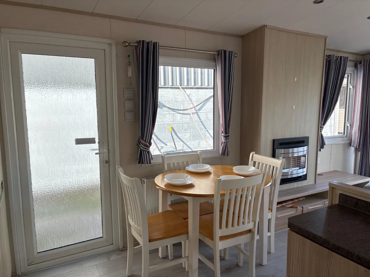 LOOK AT THIS ABI BEACHCOMBER 3BED 40X12 - Image 4