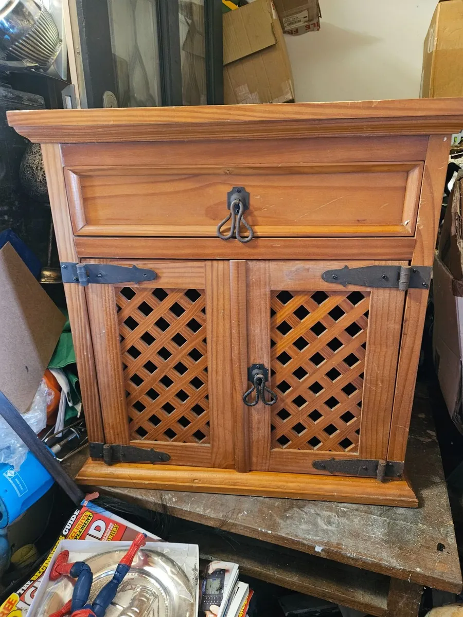 Pine Lattice Locker Press - Image 1