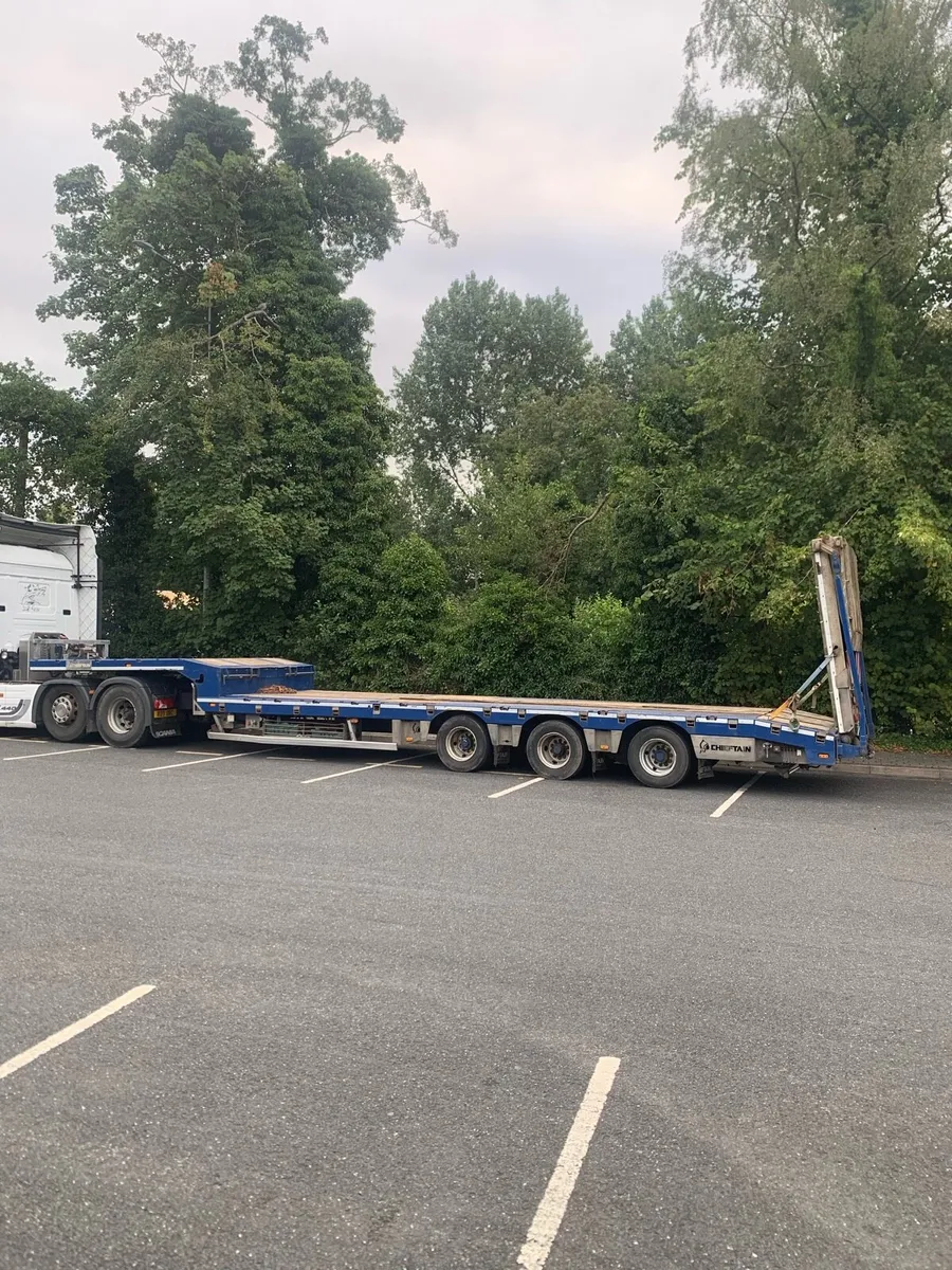 Low loader - Image 1