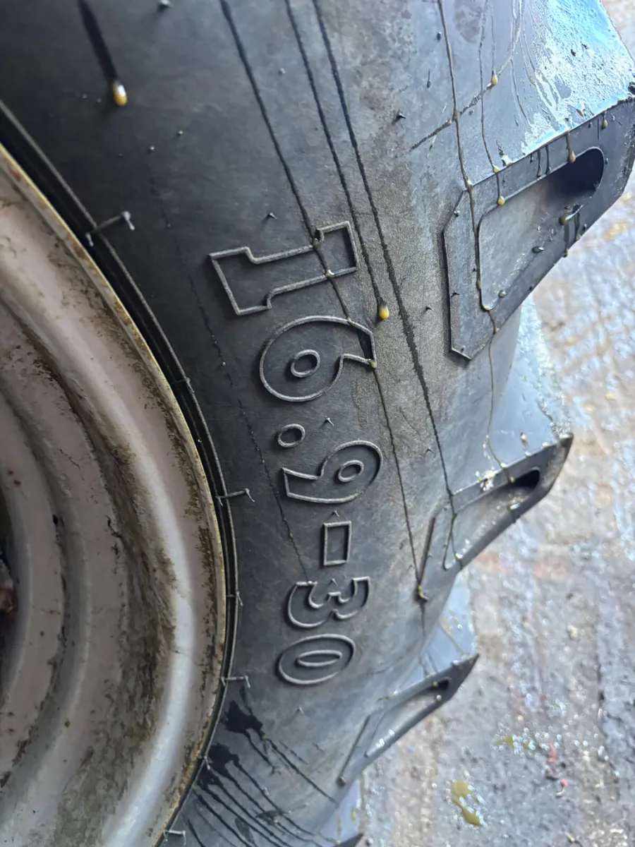 Set Of Massey Ferguson Wheels suit MF165 - Image 2