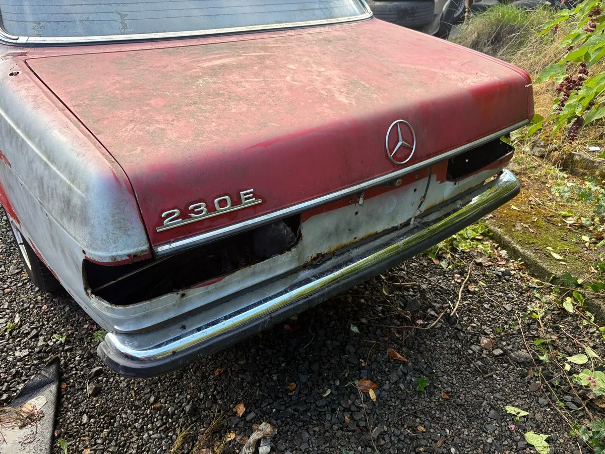 Mercedes E230 81 project/spares - Image 2