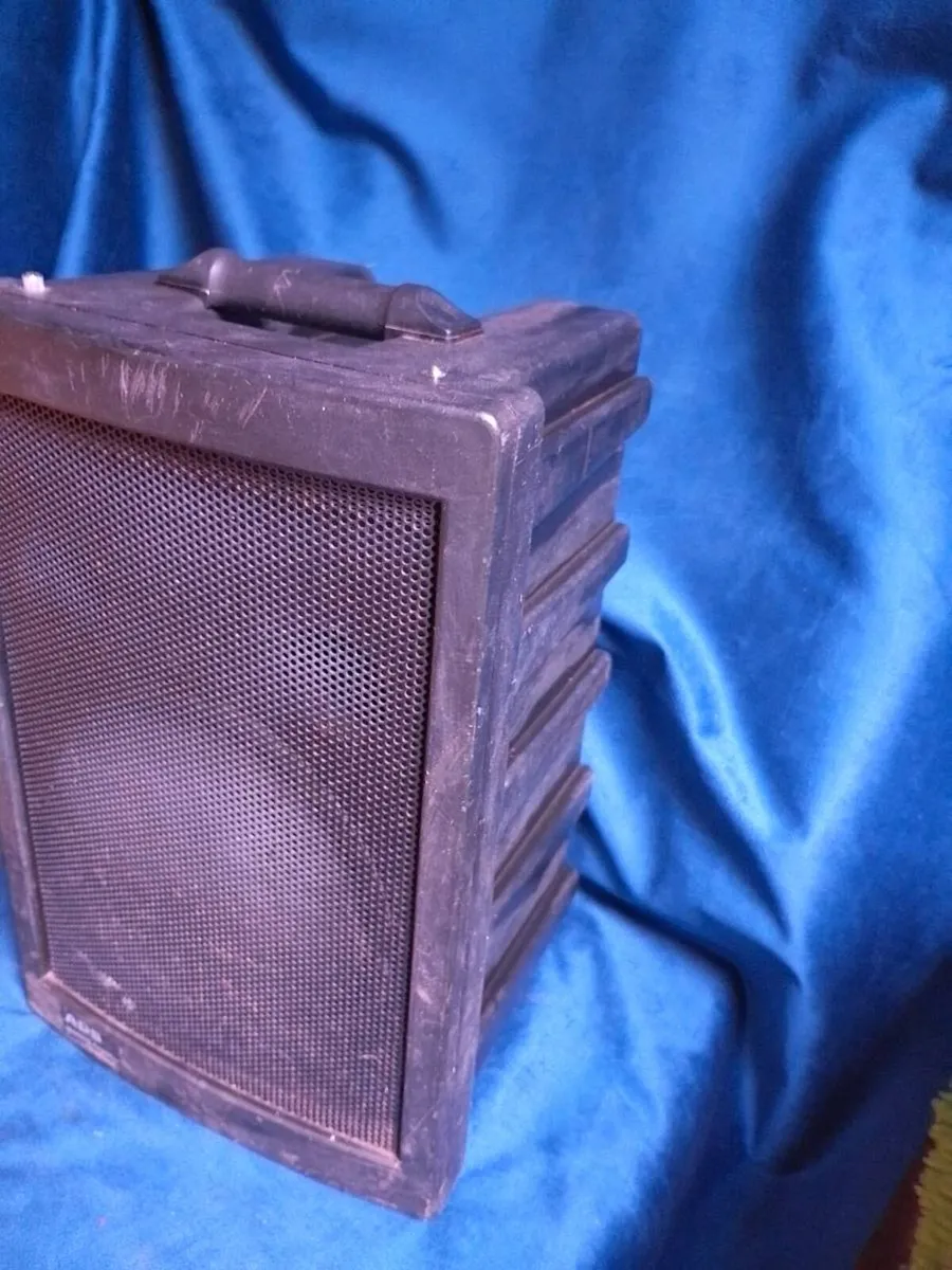 240v / 12v Portable Meeting Amplifier / PA System - Image 4