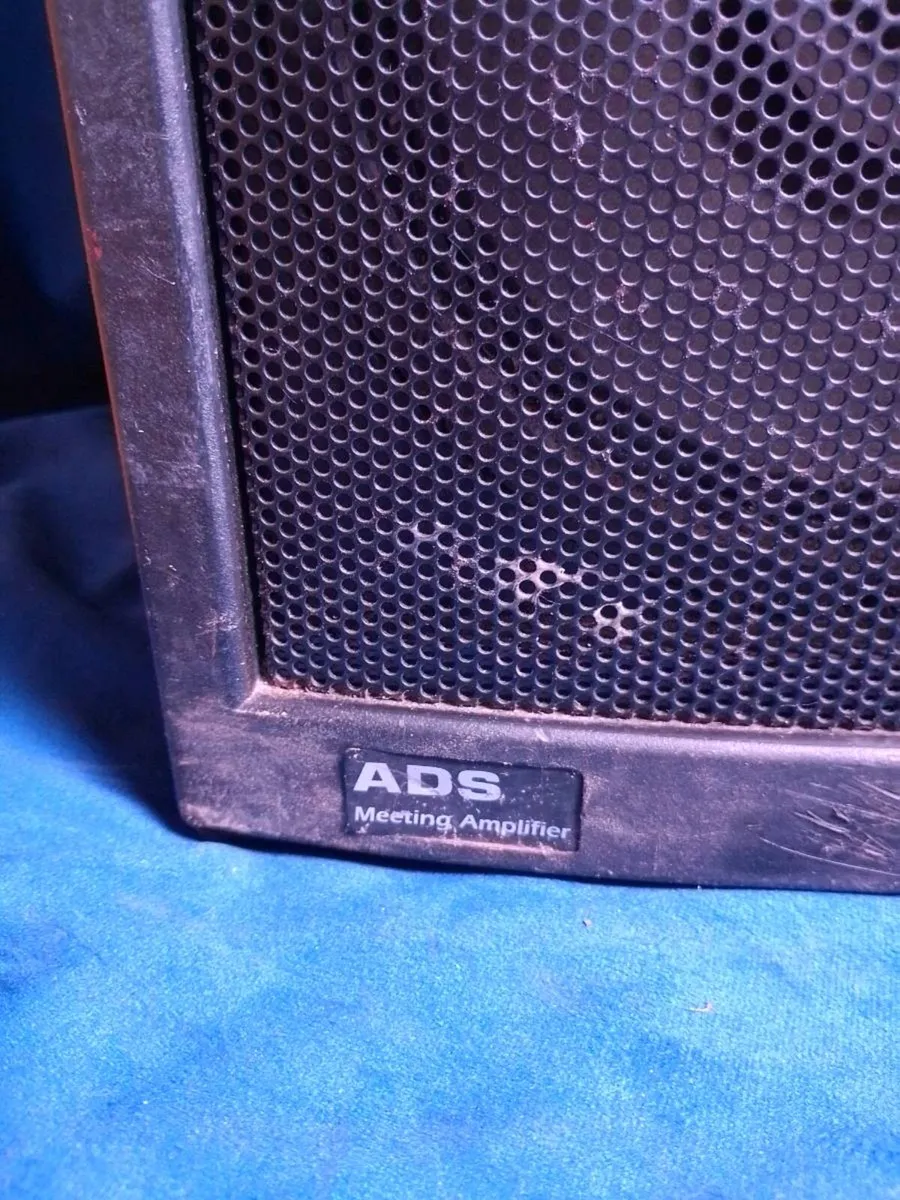 240v / 12v Portable Meeting Amplifier / PA System - Image 3